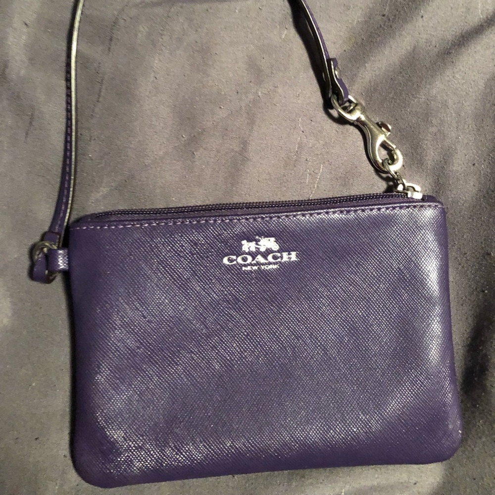 COPY - Coach wristlet